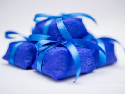 bem casado papel azul royal com fita azul royal