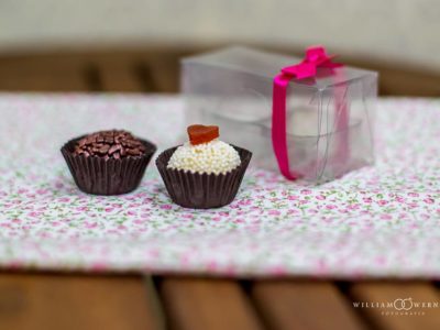 Brigadeiro ao leite e Brigadeiro Romeu e Julieta